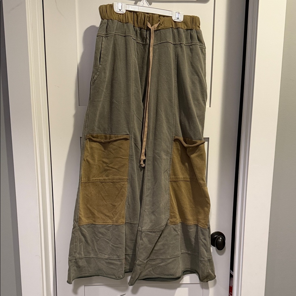 SHEIN Olive and Tan Wide-Leg Pants